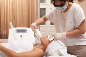 Ultrasound procedure for face in salon