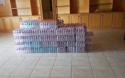 10 พ.ค.64 ขอขอบคุณ  กลุ่มสิงห์อาสา  นำโดย คุณ วุฒิชัย  ศรีโชละ  หน.งานส่วนย่อยฝ่ายกิจกรรมสัมพันธ์ ตัวแทนบบริษัทบุญรอดบริวเวอรี่จำกัด 999 นำน้ำดื่ม จำนวน 150 แพค (1800 ขวด) มามอบให้โรงพยาบาลบางกรวย เพื่อเป็นกำลังใจในการปฏิบัติงาน   ขอขอบพระคุณเป็นอย่างสูงมา ณ ที่นี้ด้วยค่ะ