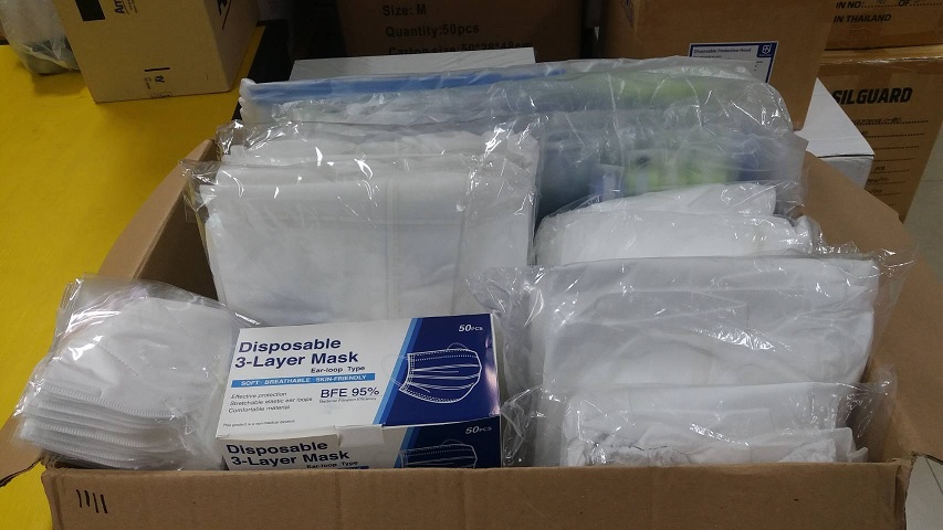 ขอขอบคุณ กลุ่มเพื่อนสายบุญ มอบ ชุด PPE  จำนวน 7 ชุด KN 95 จำนวน 20 ชิ้น เฟสชิว จำนวน 70 ชิ้น ให้กับโรงพยาบาลบางกรวยเพื่อใช้ในการทำงานของแพทย์พยาบาลและเจ้าหน้าที่  โรงพยาบาลบางกรวยขอขอบพระคุณเป็นอย่างสูงมา ณ.ที่นี้ด้วยค่ะ